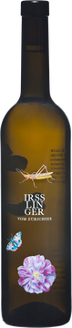 Unser Souvignier Gris ist ein Orangewine. Das bedeutet: dieser Weisswein wurde im gleichen Verfahren wie ein Rotwein hergestellt. Dies beinhaltet eine Maischengärung sowie Holzfasslagerung.  Er ist einzigartig. Weder mit Weiss- noch mit Rotwein zu vergleichen. Schon seine goldene Farbe verzaubert. Frische Aprikosen, reife Birnen, ein Hauch von Brioche und eine angenehme Bitterkeit. Kombinieren Sie unseren Orangewine zu Käse oder Tapas oder überraschen Sie Ihre Gäste mit diesem Wein anstelle eines Dessertweins.