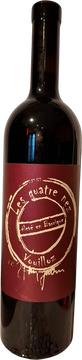 DEGUSTATIONSNOTIZEN:

Dunkle Farbe und Aromen von Beeren in der Nase und im Gaumen. Reife Tanine und eine angenehme Säurerunden den Wein schön ab. Eignet sich vor allem zu rotem Fleisch, wird aber auch vermehrt zu Käseplatten serviert.