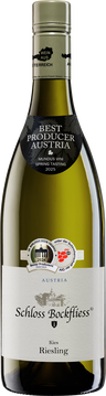 Ein Riesling, der schmeichelt und zugleich belebt. Er
besticht durch seine Marillenfrucht und die
kraftvolle Mineralität und überrascht mit seinem
sanften, runden Körper.