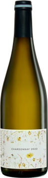 Donaukalk prägt diesen Wein. Der Wein reifte im Tonneau bis September 2024. 
Durch die Reife im Tonneaus präsentieren sich zarte Vanilletöne, sind aber nicht überlagernd. Honigmelone, Quitte, Litschi und etwas Biskuit runden das Bukett ab. Dieser Wein hat sich zu einem exotisch, eleganten und lebendig- frischen Wein entwickelt.
Wir freuen uns Ihnen diesen Wein in einer Burgunderform präsentieren zu dürfen.