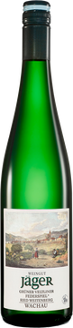 Im Unterschied zum Vorderseiber, findet man in diesem Boden viele Tonminerale, aber keinen Löss und der Weingarten ist wesentlich älter. Durch diese Bodeneigenschaft wirkt die Mineralität aufregender ist aber nicht dominant. 
Der Wein hat einen schönen Schmelz. Ist vielschichtig, blumig, sehr saftig. Im Abgang präsentiert sich der Weitenberg tropisch, nach Ananas schmeckend.
