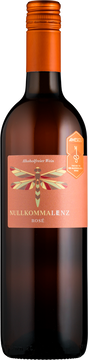 Im Glas ein kräftiges Rosa, ein intensives Blütenbouquet mit Aromen von Himbeere, Grapefruit und Dörraprikose. Spritzig, mit viel reifer Frucht und einer überraschenden Dichte und Cremigkeit bis zum Schluss.