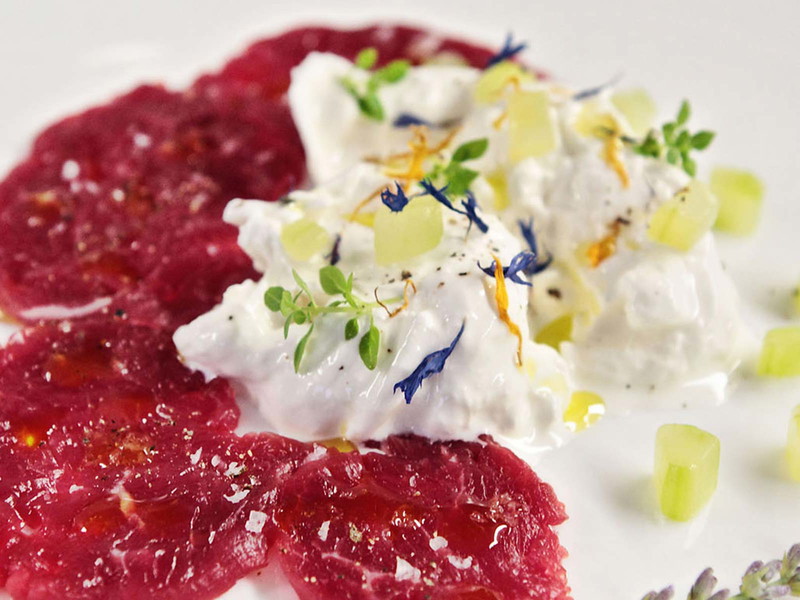 Carpaccio mit Burrata