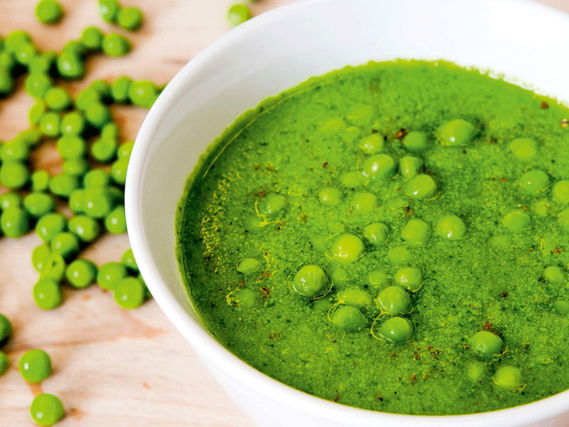 Spinat-Zuckererbsen-Suppe