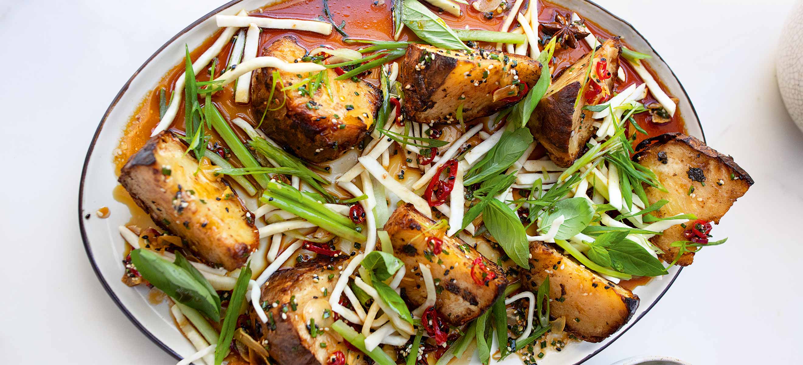 Gebackener und eingelegter Knollensellerie mit süßem Chilidressing