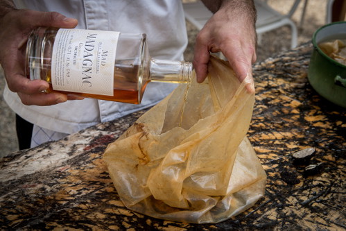 ... und mit einem ordentlichen Schuss Brandy und Weißwein gewürzt.