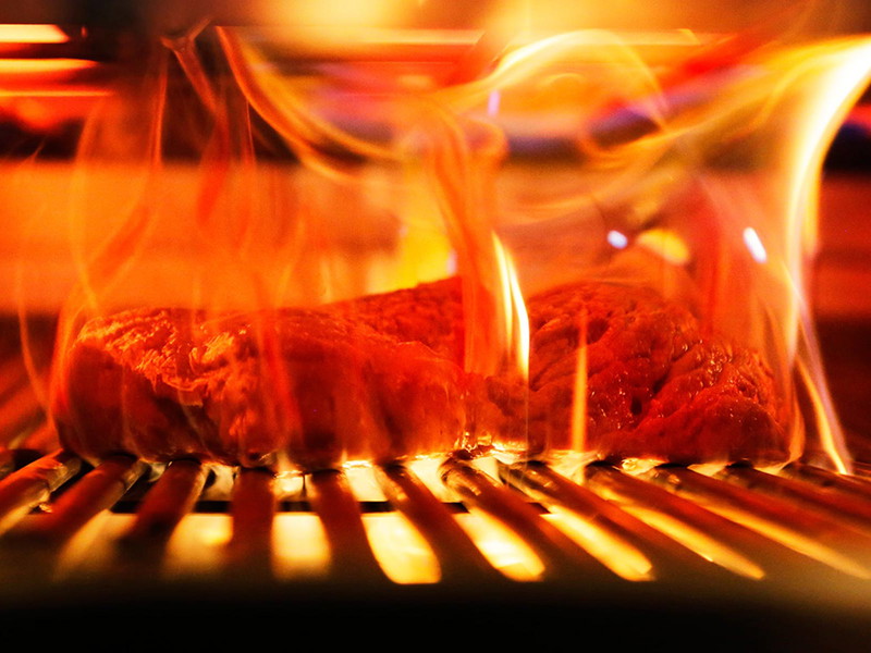 In der Flamme erfährt das Steak seine Vollendung.