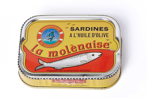 5. Platz – 87 PunkteMouettes d’Arvor La MolènaiseDose 115 g, € 6,95 (€ 60,43/kg) Bezugsquelle: Maître Philippe &amp; FillesNotizDas Öl ist leicht bräunlich, wirkt etwas überlagert. Fisch im Fleisch mürbe, aber würzig, wird etwas klebrig (»patzig«) bei längerem Kauen. Geschmack insgesamt aber noch gut.