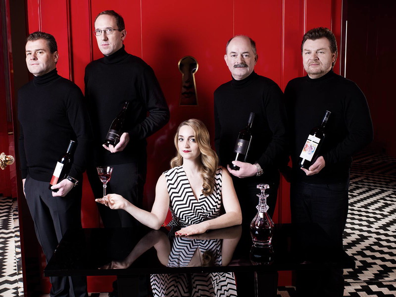 Rotweinsieger 2015: ­Gerhard Markowitsch, Ronald Kiss, Christina und Franz Netzl, Albert Gesellmann&nbsp; (v. l. n. r.).&nbsp;