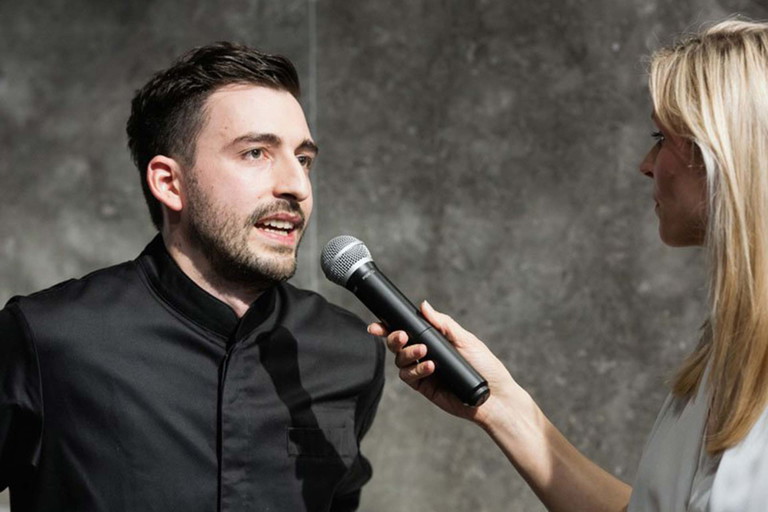 Spitzenkoch Lukas Kapeller im Interview. Er wurde mit 91 von 100 Falstaff-Punkten ausgezeichnet.