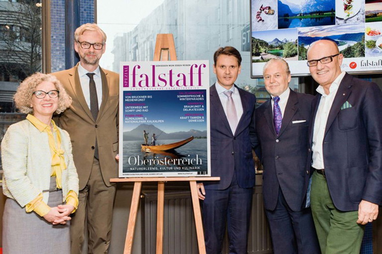 Sichtlich stolz auf das Oberösterreich Special: Maria Wirtl, Michael Strull, Andreas Winklehofer, Wolfgang M. Rosam und Robert Seeber (v.l.n.r.)