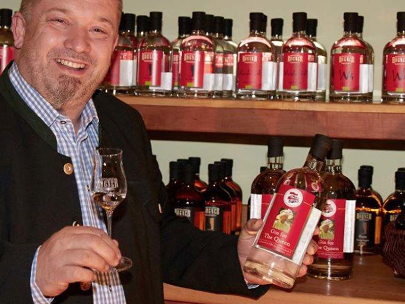  Brenner Hermann 
Rogner hat einen Gin für Queen Elizabeth II. kreiert.