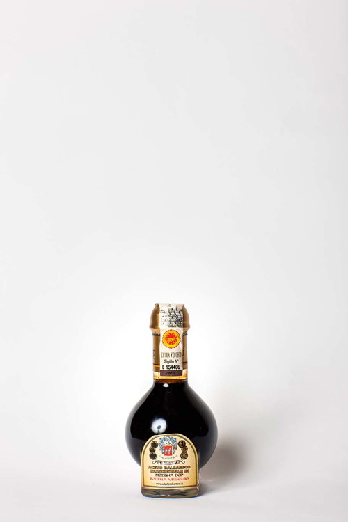  4. Bertoni Aceto: 93 PunkteBalsamico Tradizionale&nbsp;di Modena – Extra Vecchio,25 Jahre, Acetaia del Casato Bertoni&nbsp;€ 89,– für 100 ml (€ 890,–/l), Säure: k. A.&nbsp;Plangger Delikatessen, www.plangger.net Fast schwarz, dickflüssig; nussige, holzige Aromatik; rauchig, süß, Kaffeenoten.