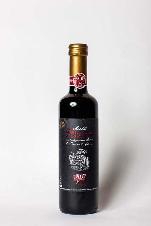 4. ja! Natürlich. Aceto&nbsp;Balsamico di Modena I.G.P.: 88 Punkte Ortalli SpA für Ja! Natürlich € 3,99 für 500 ml (€ 7,98/l), Säure: 6 % Billa Corso, www.billa.at/Corso Dunkles Braun, flüssig; Kaffee-Touch in der Nase; leichte Schärfe am Gaumen, fruchtig, gutes Säure-Süße-Spiel.