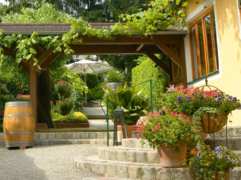 Klassisch-urig in Mauer samt Winzerhaus aus dem 17. Jahrhundert: Heuriger Edlmoser