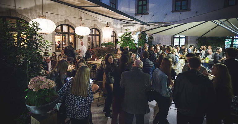 Sommer-Hotspot in Graz: Die Outdoor-Bar im Landhauskeller.