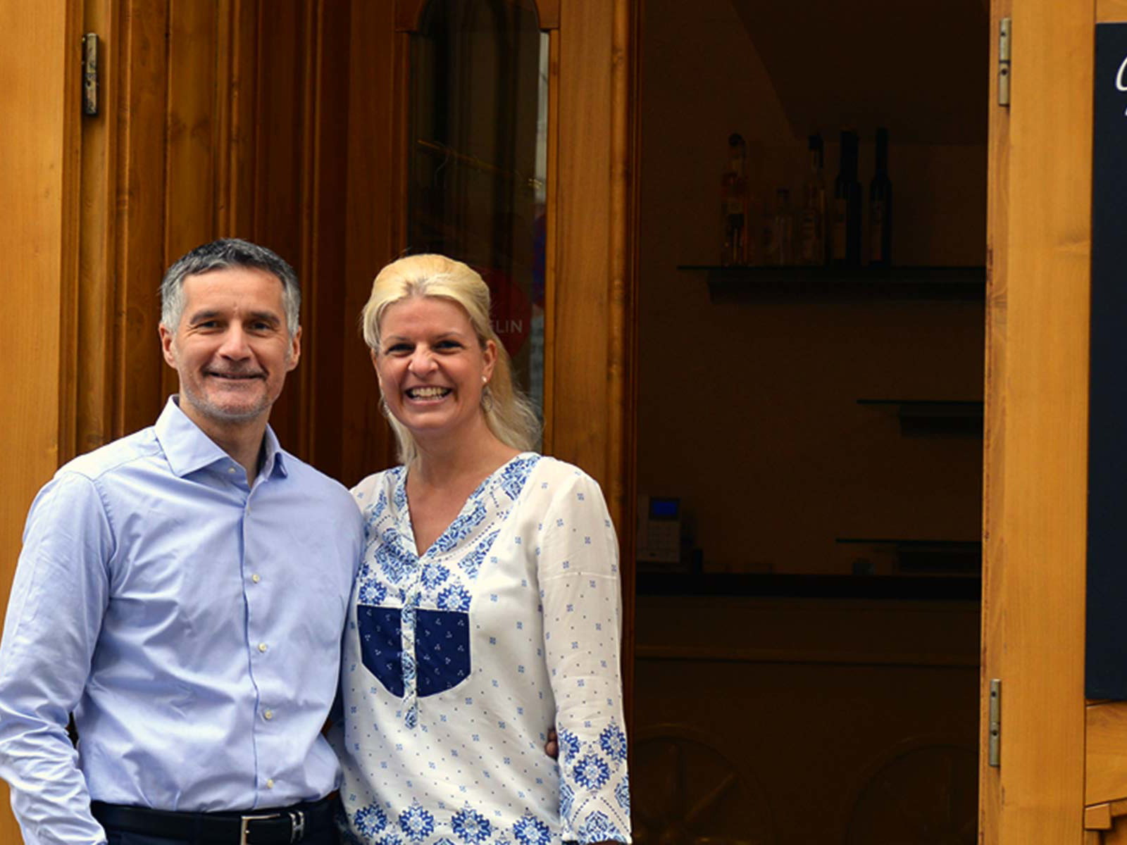 Weinbotschaft Frankreichs: Hermann Botolen und Partnerin Barbara Toth.