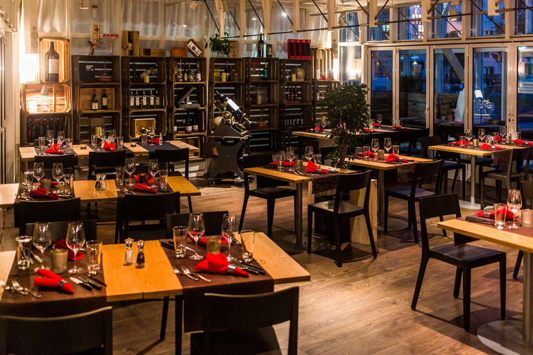 Im «Meatings» steht der Wein nicht nur im Regal sondern auch im Fokus 