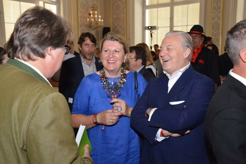 v.l.n.r.: Peter Moser mit Falstaff Deutschland Herausgeberin Ursula Haslauer und Falstaff Herausgeber Wolfgang Rosam.