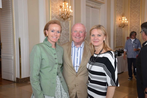VieVinum 2016 Organisatorin Alexandra Graski-Hoffmann mit ihrem Vater Gerd Hoffmann und Falstaff Geschäftsführerin Elisabeth Kamper.