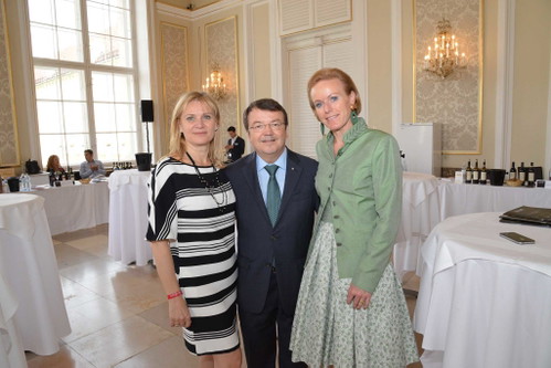 Elisabeth Kamper mit Willi Klinger von der ÖWM und Alexandra Graski-Hoffmann.
