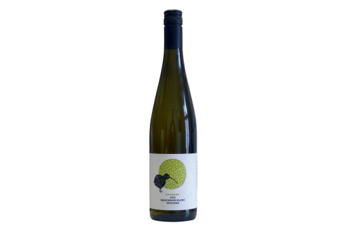 90 Punkte2015 Sauvignon blanc trocken, Weingut Hofmann Appenheim (Rheinhessen)Cassis und Melisse, Kräuter, Heu, etwas Sancerre-artig. Geradliniger, straffer Bau am Gaumen, leicht stoffig, nervig ohne Aggression, dicht und zupackend, frisch und geradezu kratzig, robust und würzig im Abklang. www.schiefer-trifft-muschelkalk.de€ 10,70&nbsp;&nbsp;&nbsp; 