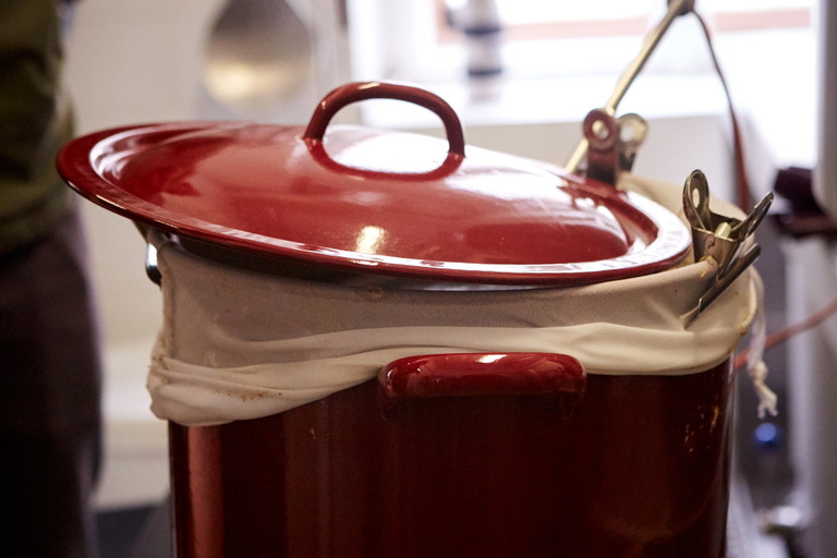 Das Malz-Gemisch muss ingesamt 60 Minuten kochen.