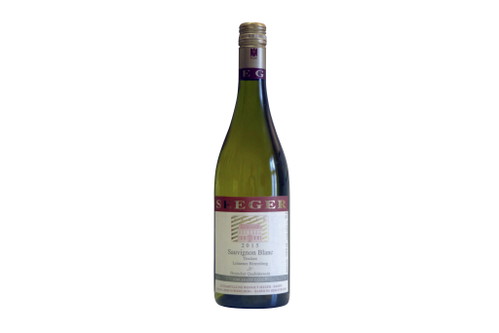 91 Punkte2015 Leimener Herrenberg Sauvignon blanc »S«, Weingut Thomas Seeger Leimen (Baden)Etwas
 Hefe und frische grünliche Noten, Gras, Zitrusfrucht, Fliederbeere, 
aber auch würzig, Kümmel, Koriander, Pfeffer. Am Gaumen mit mildem 
Liebreiz und einem nach und nach Dynamik entfaltenden Säurenerv. Zum 
Beißen, gute ­Substanz, eleganter Wein mit Rasse und guter Verfeinerung.www.seegerweingut.de€ 12,50
