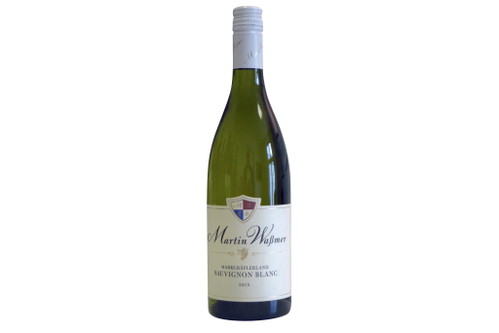 91 Punkte2015 Markgräflerland Sauvignon blanc trocken, Weingut Martin Waßmer Bad Krozingen-Schlatt (Baden)Verschlossen und noch etwas hefegeprägt im Duft. Am Gaumen mit saftiger, feinnerviger Anmutung, im Extrakt leicht bis mittelgewichtig, schlanker, angenehm sehniger Wein, frisch, eher »leise« in den Aromen.www.weingut-wassmer.de€ 9,50