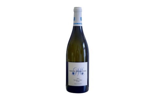 93 Punkte2015 Sauvignon blanc »Fumé« trocken, Weingut Georg Mosbacher Forst (Pfalz)&nbsp;&nbsp; Im Duft zurückhaltend, doch mit der Ahnung kommender Komplexität: Grapefruit, Mango, Rauch, eine Spur Vanille. Die Gaumenstruktur vereint Bündelung und Frische: Trotz Dichte (und Holzeinflusses) wirkt der Wein saftig, natürlich und unbeschwert. Ein Role Model für unverkitschten deutschen Sauvignon.www.georg-mosbacher.de€ 17,–&nbsp;&nbsp;&nbsp; 