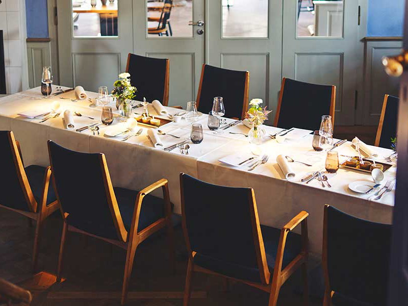 In »Helbigs Gasthaus« in der Auberge de Temple kann man zwischen Haute Cuisine und bodenständiger, traditioneller Kost aus der Region wählen.