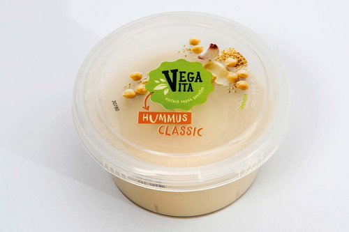 3. VEGA VITA - 87* PunkteHummus Classic, Billa€ 1,69 für 150 g (€ 11,27/kg)Sehr hell, fast weiß; vegetabile Noten in der Nase, gutes Kichererbsenaroma; cremig, die intensive Säure ist gut eingebunden, starker Tahini-Ge­­schmack.