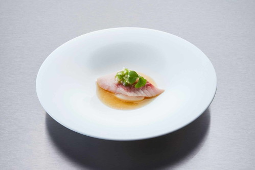 Poelierter Huchen mit Holunderblüte und Selleriepuree von Hans Haas