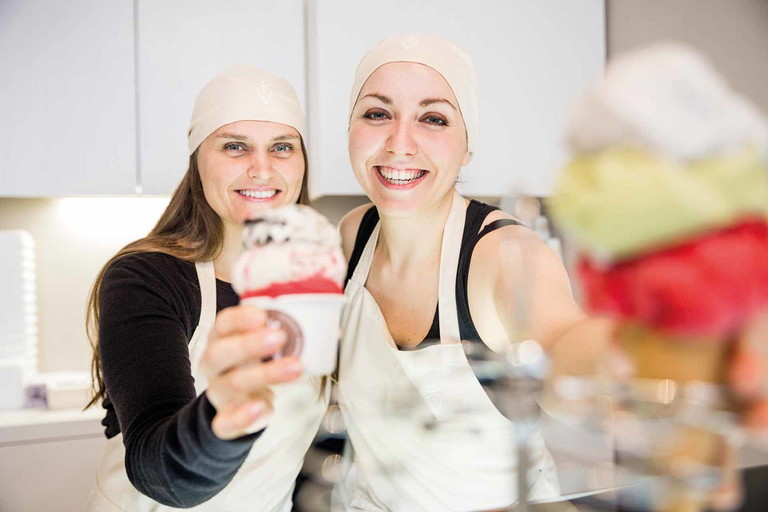 Die zweitplatzierten Cecilia Havmöller und Susanna Paller von »Veganista«