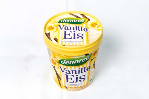1. Dennree Vanille Eis - &nbsp;87 Punkte (ex aequo)€ 2,79 für 500 ml (€ 5,58/l),&nbsp;Denn’s, www.denns.atSehr hell, leicht beige Farbe. Angenehmes Vanillearoma. Schöne Konsistenz, sahnig, cremig-luftig, dezente Süße, leicht nussige Aromen.&nbsp;