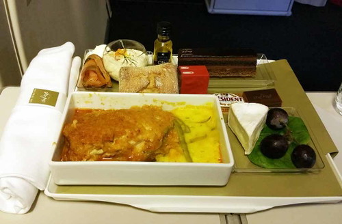 »Air France« bietet ein Upgrade an, bei dem man hochklassige Menüs bestellen kann.
