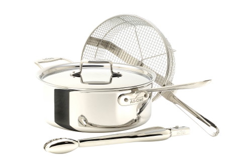 Stainless-Serie mit d5 Technologie »Die dritte All-Clad-Serie wurde 
speziell für Hochleistungs-Herde der neuen Generation in der Gastronomie
 geschaffen«, erzählt Marketing &amp; Sales Manager George Henrici. 
All-Clad Stainless mit patentierter d5 Technologie, entwickelt und 
hergestellt in den USA, kombiniert den klassischen Stil der 
Stainless-Serie mit gesteigerter Performance und verbesserter Ergonomie.
 Verschiedene aufeinander abgestimmte Metallschichten mit 
unterschiedlicher Wärmeleitfähigkeit fördern den gleichmäßigen 
Wärmeenergiefluss und verhindern unterschiedliche Temperaturzonen. 