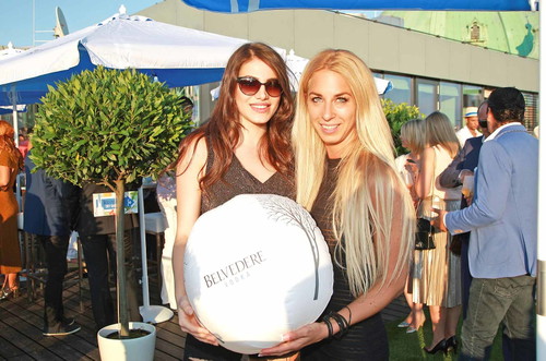 Ex-Miss Austria Amina Dagi und Tanzschul-Besitzerin Yvonne Rueff