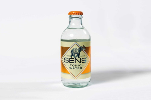 5. Sens Tonic Water – 90 Punkte*€ 1,29 für 250 ml (Literpreis € 5,16), u. a. Merkur Hoher Markt; Markantes Zitrusaroma. Dezente Chininnote am Gaumen, kräftige Kohlensäure und gut stützende Süße. Leicht bitter im Abgang. Harmonisch mit Gin.(* Bei der Reihung wurden die Nachkommastellen berücksichtigt.)