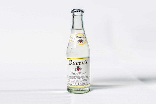8. Queen’s Tonic Water – 89 Punkte*€ 0,65 für 200 ml (Literpreis: € 3,25; exklusive Pfand), u. a. Del Fabro;Leichte Zitrusnase. Zurückhaltende Aromatik am Gaumen, eher süß, wenig Kohlensäure. Im Mix aber gut unterstützend. (* Bei der Reihung wurden die Nachkommastellen berücksichtigt.)
