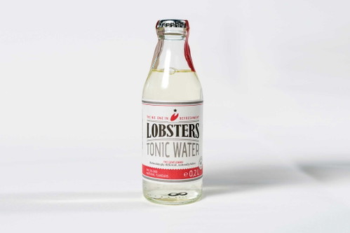 9. Lobsters Tonic Water – 89 Punkte*€ 1,69 für 200 ml (Literpreis: € 8,45), u. a. Interspar;Verhaltener Geruch, leichte Apfelnote. Viel Chinin am Gaumen, Zitrusnoten, starke Kohlensäure. Gesamt unaufgeregt. Sehr trocken. Gewinnt mit Gin. (* Bei der Reihung wurden die Nachkommastellen berücksichtigt.)