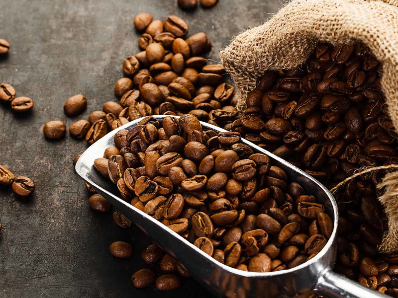 In der Schweiz muss man nicht mehr lange nach gutem Kaffee suchen: Es gibt bereits über 80 Kaffeeröstereien.