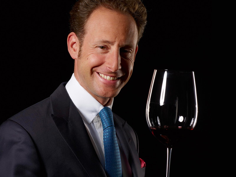CEO Maximilian Riedel führt persönlich durch das Pinot-Noir-Tasting.