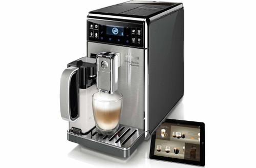 Platz 7: SAECO GranBaristo Avanti HD8978 – Für PlatzsparerKompakter Vollautomat – passt in jede Küche. Aber: zu kleiner Satzbehälter und oft zu reinigen. Kaffee: zu wenig Aroma, bitter. Milchschaum zu wässrig. Etwas mühsam auseinanderzubauen.Gesehen für: CHF 1599,–Handling/Design: 2,75Kaffee: 1,75Milch: 2,5Reinigung: 1,75GESAMT: 8,75 von 20 Punkten