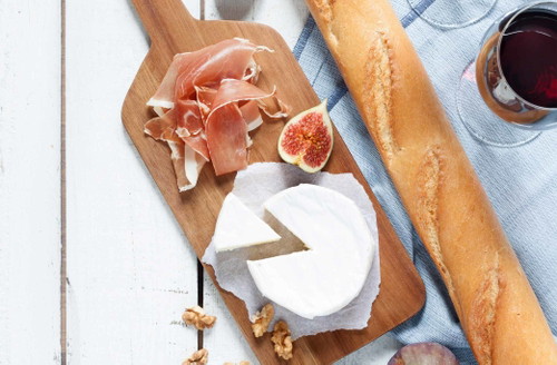 Das würzige Aroma des Camembert harmoniert wunderbar mit Nüssen und Früchten.