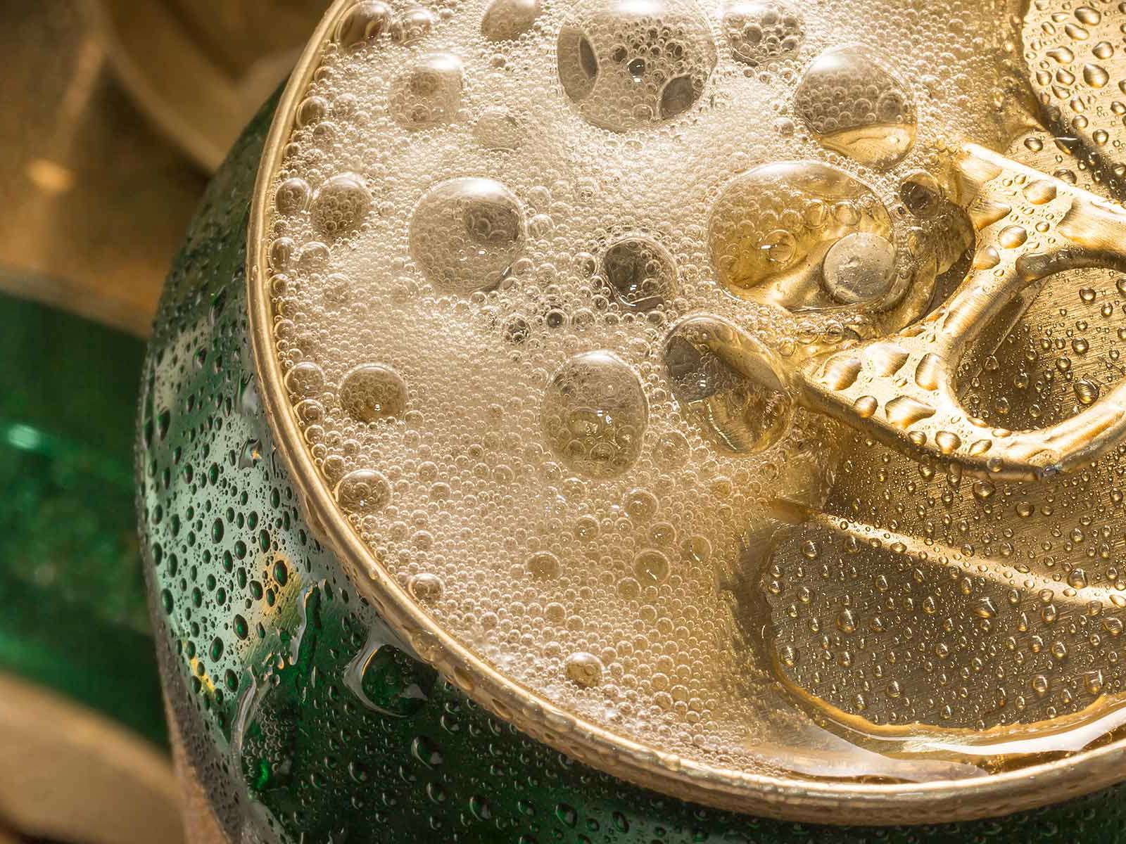 Schon das Geräusch des Dosen-Öffnens löst bei Biertrinkern Begierde aus...