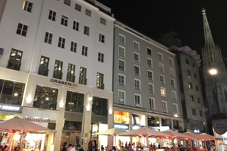 Ansicht vom Graben mit Blick auf den Stephansdom.