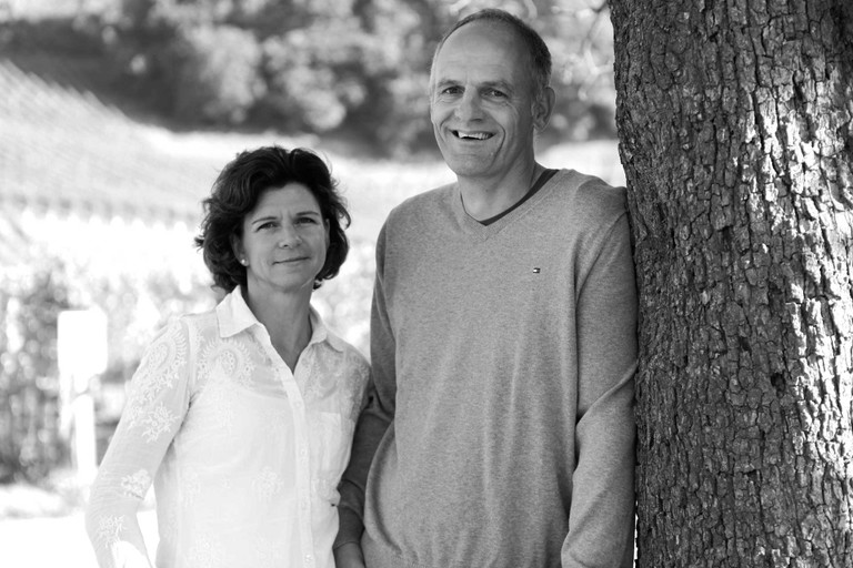 Monika und Daniel Marugg schwören beim Weinbau auf die Wirkung von Pflanzenölen.