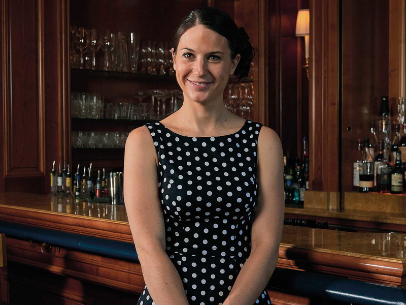 Sophie Larrouture ist Barfrau in der&nbsp;«Bar des Bergues»&nbsp;im Hotel «Four Seasons»&nbsp;in Genf.
