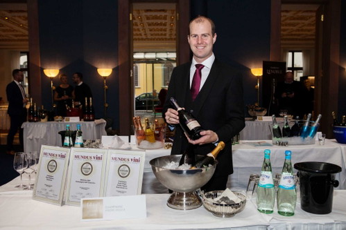 Champagne André Roger.
